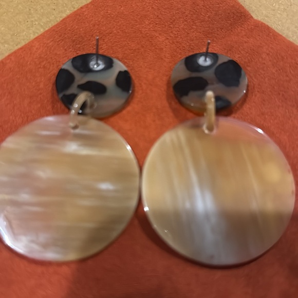 Stylish Multicolor Earrings - Picture 3 of 3